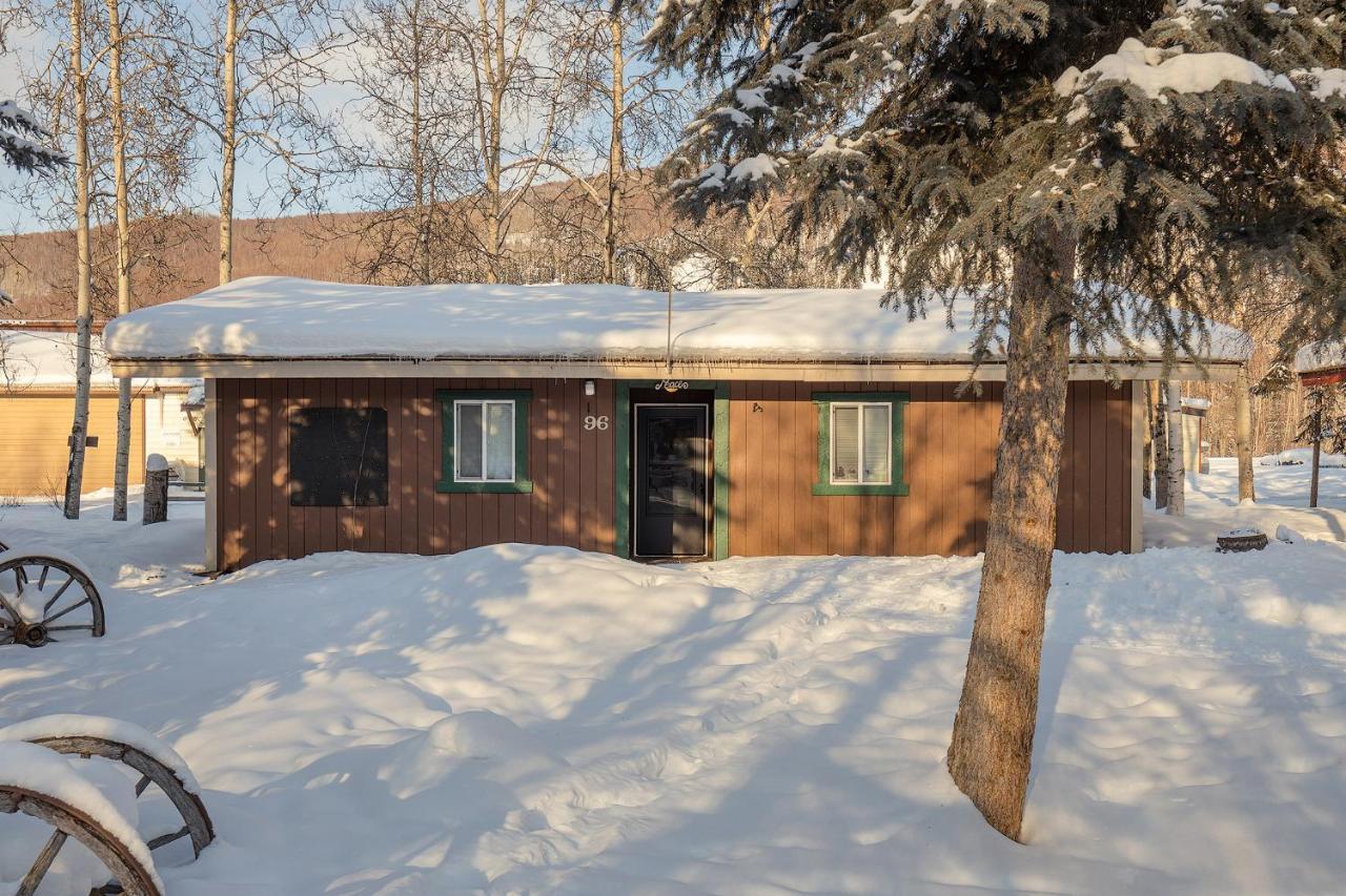 Chena Hot Springs Resort 2*